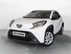 Blanco Usado 2023 Toyota Aygo Play Utilitario | 15.400 € (Un poco caro)