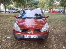 Granate Usado 2004 Renault Scénic II Privilege Monovolumen | 2950 € (Precio justo)