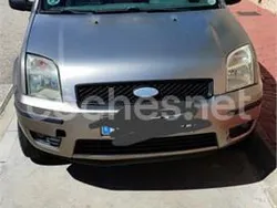 Gris / plata Usado 2003 Ford Fusion Trend Berlina | 2100 € (Precio justo)