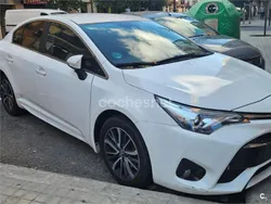 Blanco Usado 2017 Toyota Avensis Advance Berlina | 9500 € (Precio justo)