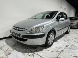 Gris / plata Usado 2004 Peugeot 307 Berlina | 3990 € (Precio justo)