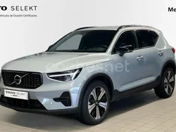 Gris / plata Usado 2023 Volvo XC40 Plus SUV | 35.900 € (Precio justo)