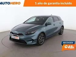 Azul Usado 2023 Kia Ceed Berlina | 19.047 € (Precio justo)