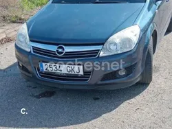 Gris / plata Usado 2009 Opel Astra Cosmo Berlina | 2950 € (Precio justo)
