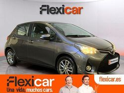 Gris Usado 2015 Toyota Yaris Active Berlina | 10.390 € (Precio justo)