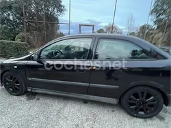 Negro Usado 2002 Opel Astra Edition Berlina | 2000 € (Precio justo)