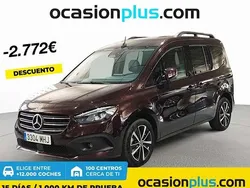 Rojo Usado 2023 Mercedes 180 Berlina | 27.728 € (Precio justo)