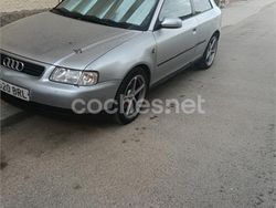 Gris / plata Usado 2000 Audi A3 Ambiente Berlina | 2000 € (Precio justo)