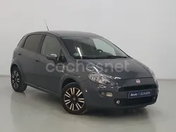 Gris / plata Usado 2014 Fiat Punto Young Utilitario | 7900 € (Precio justo)