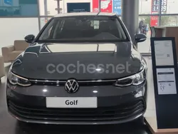 Gris / plata Usado 2023 VW Golf VIII Life Berlina | 27.775 € (Precio justo)
