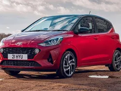 Rojo Usado 2017 Hyundai i10 Utilitario | 9190 € (Precio justo)