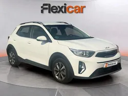 Blanco Usado 2023 Kia Stonic SUV | 13.590 € (Precio justo)