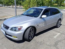 Gris / plata Usado 2002 Lexus IS200 Familiar | 9900 €