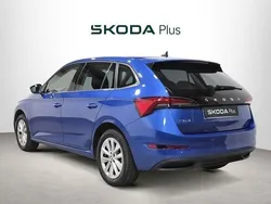 Azul Usado 2023 Skoda Scala Ambition Utilitario | 20.540 € (Un poco caro)