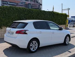 Blanco Usado 2021 Peugeot 308 Allure Utilitario | 14.950 € (Precio justo)