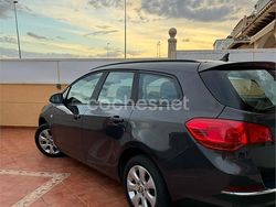 Gris / plata Usado 2015 Opel Astra Business Familiar | 7399 € (Precio justo)