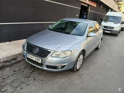 Gris / plata Usado 2005 VW Passat Sportline Berlina | 3200 € (Buen precio)