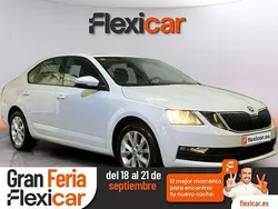 Blanco Usado 2017 Skoda Octavia Ambition Berlina | 13.990 € (Un poco caro)