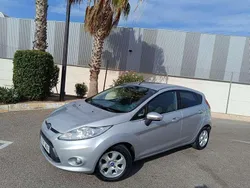 Plateado Usado 2011 Ford Fiesta Titanium Utilitario | 6750 € (Precio justo)