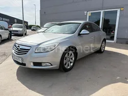 Gris / plata Usado 2013 Opel Insignia Selective Berlina | 6990 € (Precio justo)