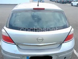 Gris / plata Usado 2005 Opel Astra Cosmo Berlina | 1950 € (Precio justo)