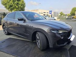 Gris Usado 2019 Maserati Levante SUV | 42.000 € (Precio justo)