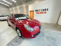 Rojo Usado 2017 Alfa Romeo Giulietta Utilitario | 10.490 € (Precio justo)