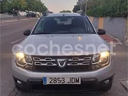 Gris / plata Usado 2015 Dacia Duster Lauréate SUV | 8500 € (Buen precio)
