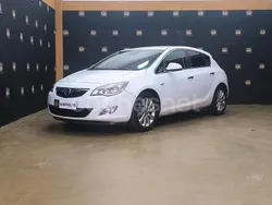 Blanco Usado 2010 Opel Astra Enjoy Berlina | 6990 € (Un poco caro)
