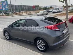 Gris / plata Usado 2012 Honda Civic Comfort Berlina | 8500 € (Buen precio)