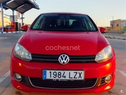 Rojo Usado 2013 VW Golf VII Advance Berlina | 7600 € (Super precio)