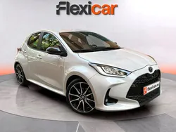 Gris Usado 2023 Toyota Yaris Hybrid Sport Berlina | 21.690 € (Precio justo)