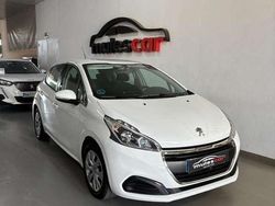 Blanco Usado 2019 Peugeot 208 Active Utilitario | 9799 € (Precio justo)