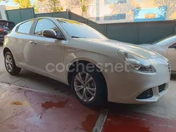 Blanco Usado 2013 Alfa Romeo Giulietta Progression Utilitario | 6900 €