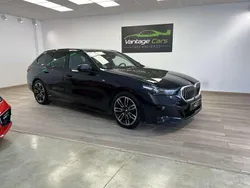 Azul Usado 2024 BMW 520 M Sport Familiar | 62.900 €