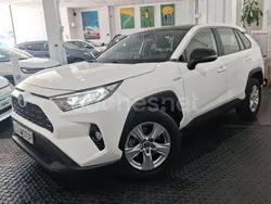 Blanco Usado 2019 Toyota RAV4 Hybrid Business Edition SUV | 27.490 € (Precio justo)