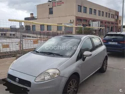 Gris / plata Usado 2007 Fiat Grande Punto Sport Utilitario | 2950 € (Precio justo)