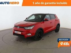 Rojo Usado 2017 Ssangyong (KGM) Tivoli Limited SUV | 10.999 €