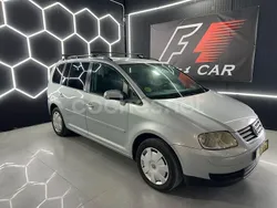 Gris / plata Usado 2004 VW Touran Highline Monovolumen | 3980 €