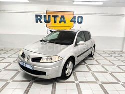 Gris / plata Usado 2007 Renault Mégane II Authentique Berlina | 3990 € (Precio justo)