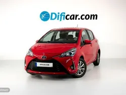 Rojo Usado 2018 Toyota Yaris Active Berlina | 14.990 €