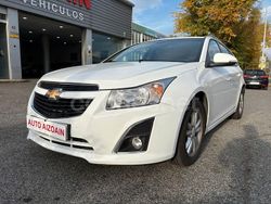 Blanco Usado 2013 Chevrolet Cruze LT Familiar | 6500 € (Precio justo)