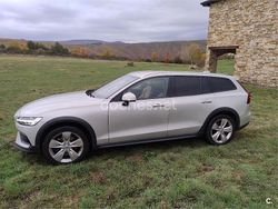 Gris / plata Usado 2019 Volvo V60 CC Familiar | 24.000 € (Buen precio)
