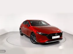 Rojo Usado 2023 Mazda 3 Exclusive-Line Berlina | 24.490 € (Un poco caro)