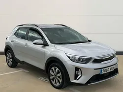Gris Usado 2024 Kia Stonic SUV | 19.700 € (Precio justo)