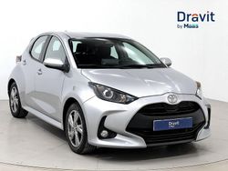 Gris Usado 2024 Toyota Yaris Hybrid Active Berlina | 20.500 € (Precio justo)