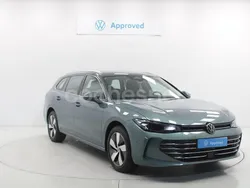 Verde Nuevo 2024 VW Passat Business Familiar | 38.190 € (Buen precio)