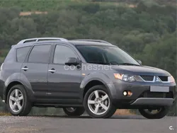 Gris / plata Usado 2007 Mitsubishi Outlander Plus SUV | 17.900 €