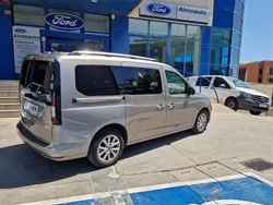 Plateado Usado 2023 Ford Tourneo Connect Titanium Monovolumen | 27.950 € (Un poco caro)