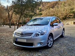 Gris / plata Usado 2012 Toyota Auris Active Berlina | 5000 € (Precio justo)